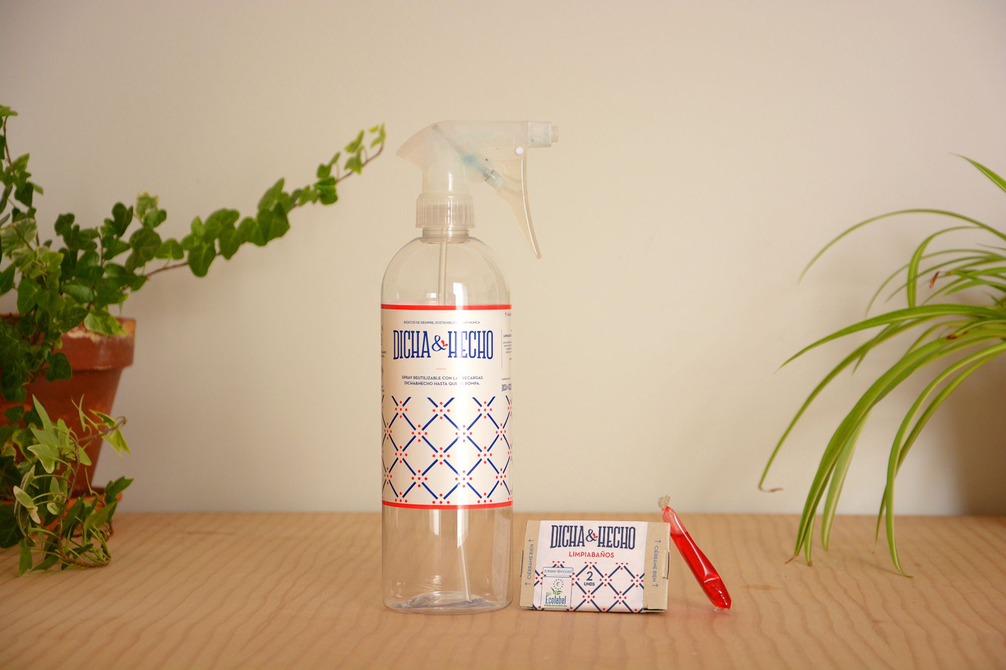 Limpiabaños ecológico: Spray reutilizable y 2 recargas
